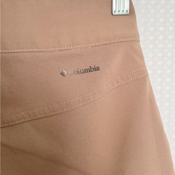 Columbia Taupe Stretch Cropped Hiking Pants Women’s Zip Pockets | 2/34 - Picture 5 of 8